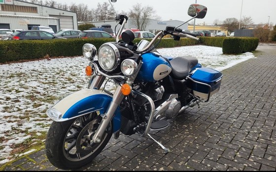 Gebrauchtmotorrad Harley-Davidson Road King Classic FLHRC - Bild 4