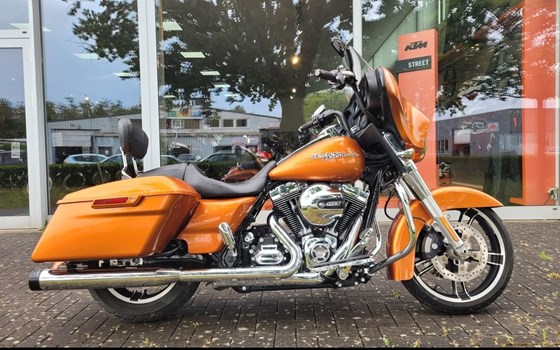 Gebrauchtmotorrad Harley-Davidson Street Glide FLHX - Bild 1