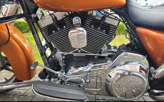 Gebrauchtmotorrad Harley-Davidson Street Glide FLHX - Bild 10