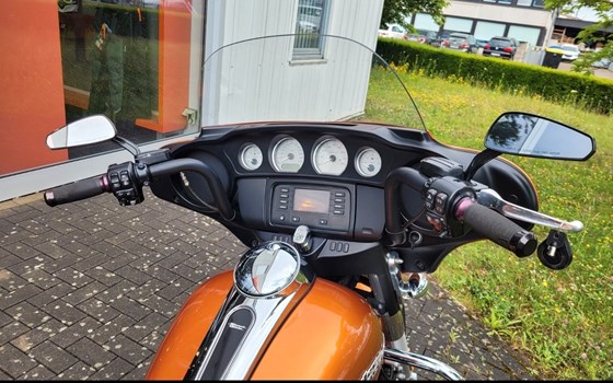 Gebrauchtmotorrad Harley-Davidson Street Glide FLHX - Bild 12