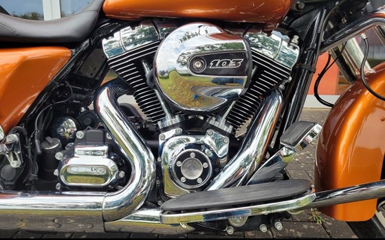 Gebrauchtmotorrad Harley-Davidson Street Glide FLHX - Bild 9