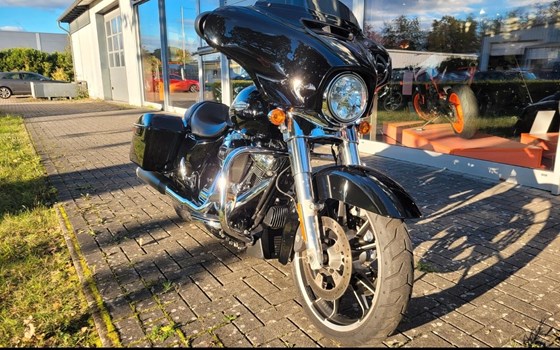 Gebrauchtmotorrad Harley-Davidson Street Glide FLHX - Bild 2