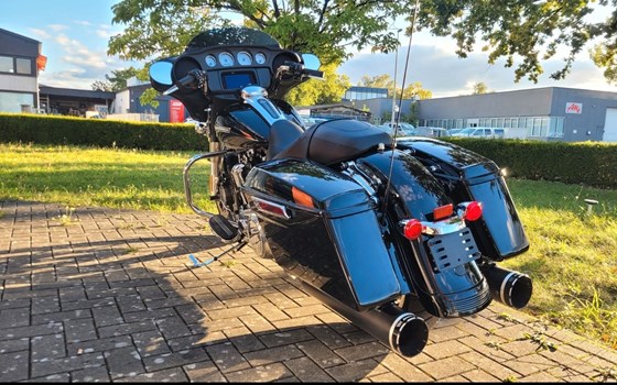 Gebrauchtmotorrad Harley-Davidson Street Glide FLHX - Bild 6
