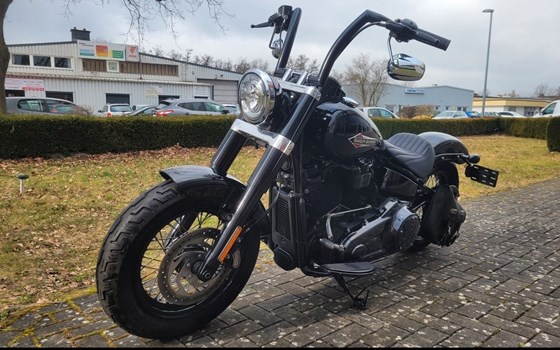 Gebrauchtmotorrad Harley-Davidson Softail Slim FLS - Bild 4