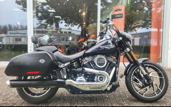 Gebrauchtmotorrad Harley-Davidson Softail Sport Glide FLSB - Bild 1