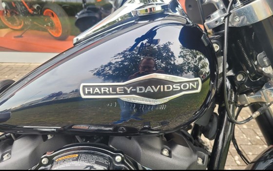 Gebrauchtmotorrad Harley-Davidson Softail Sport Glide FLSB - Bild 10