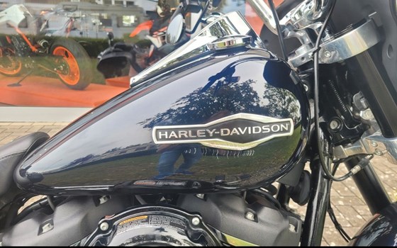 Gebrauchtmotorrad Harley-Davidson Softail Sport Glide FLSB - Bild 11