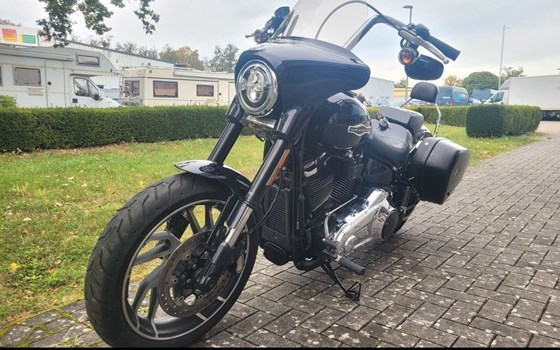 Gebrauchtmotorrad Harley-Davidson Softail Sport Glide FLSB - Bild 4