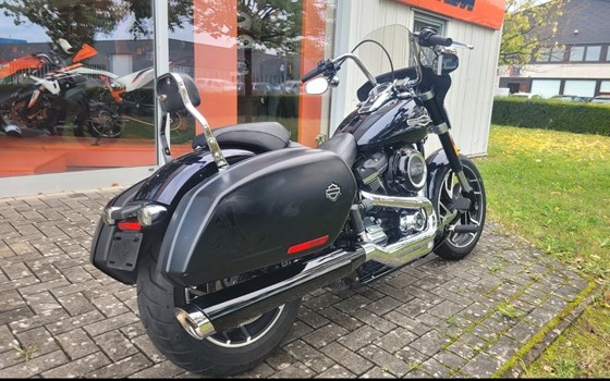 Gebrauchtmotorrad Harley-Davidson Softail Sport Glide FLSB - Bild 8