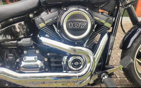 Gebrauchtmotorrad Harley-Davidson Softail Sport Glide FLSB - Bild 9