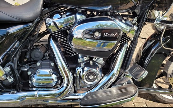 Gebrauchtmotorrad Harley-Davidson Road Glide Ultra - Bild 9