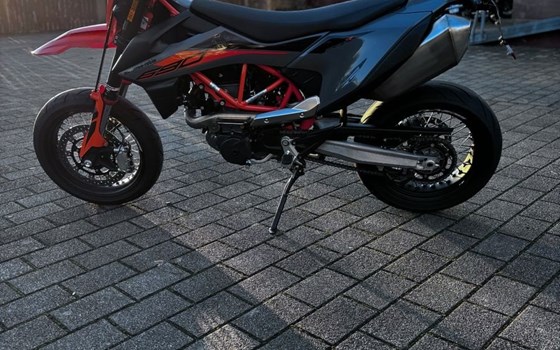 Gebrauchtmotorrad KTM 690 SMC R - Bild 3