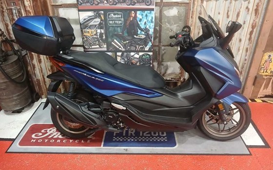 Gebrauchtmotorrad Honda Forza 350 - Bild 1