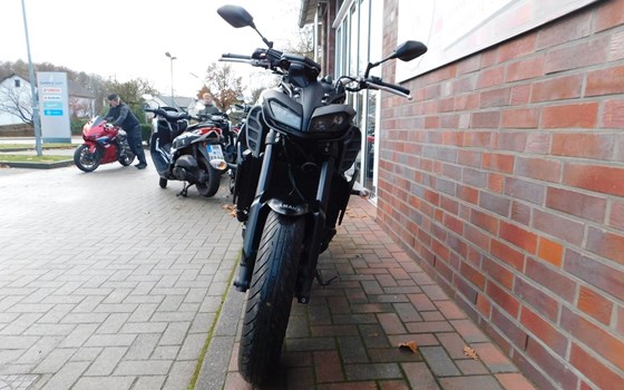 Gebrauchtmotorrad Yamaha MT-09 - Bild 3
