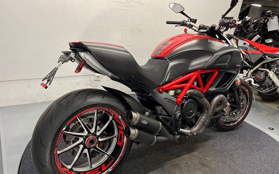 Gebrauchtmotorrad Ducati Diavel Carbon - Bild 13