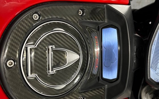 Gebrauchtmotorrad Ducati Diavel Carbon - Bild 9