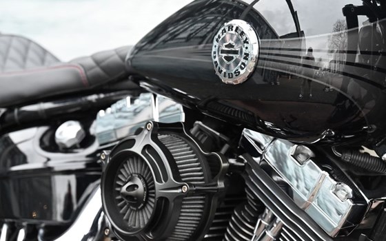 Gebrauchtmotorrad Harley-Davidson Softail Breakout FXSB - Bild 5