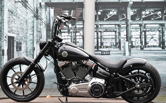 Gebrauchtmotorrad Harley-Davidson Softail Breakout FXSB - Bild 9