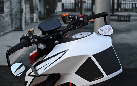 Gebrauchtmotorrad KTM 1290 Super Duke R - Bild 11