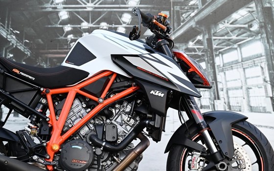 Gebrauchtmotorrad KTM 1290 Super Duke R - Bild 2