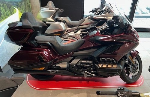 Neumotorrad Honda GL 1800 Goldwing Tour DCT