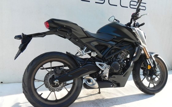 Gebrauchtmotorrad Honda CB125R - Bild 12