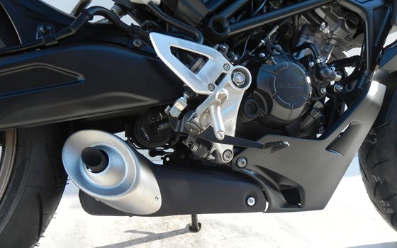 Gebrauchtmotorrad Honda CB125R - Bild 13