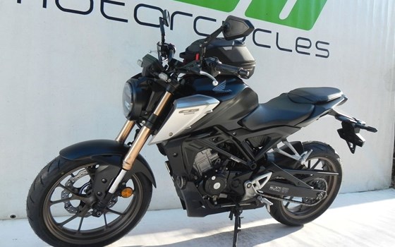 Gebrauchtmotorrad Honda CB125R - Bild 2