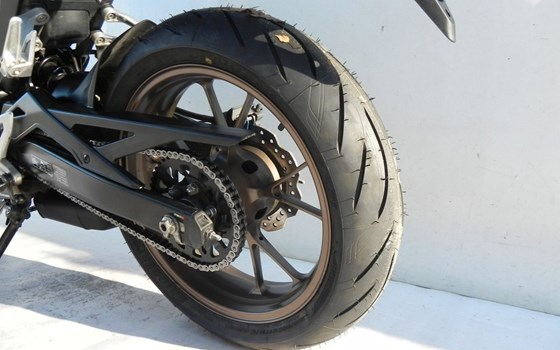 Gebrauchtmotorrad Honda CB125R - Bild 4