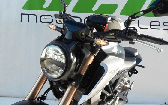 Gebrauchtmotorrad Honda CB125R - Bild 7