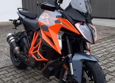 GEBRAUCHTFAHRZEUG KTM 1290 Super Duke GT