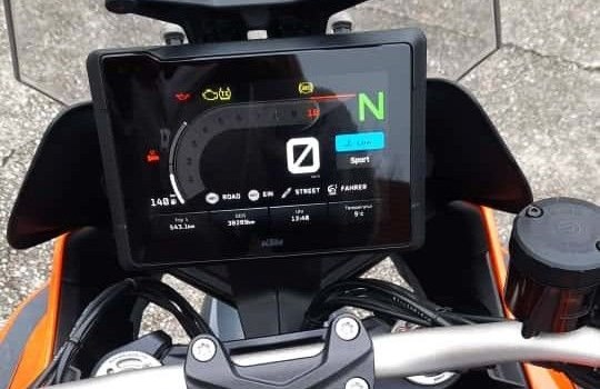 Gebrauchtmotorrad KTM 1290 Super Duke GT - Bild 9