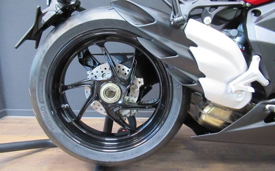 Gebrauchtmotorrad MV Agusta Superveloce 800 - Bild 2