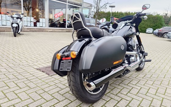 Gebrauchtmotorrad Harley-Davidson Softail Sport Glide FLSB - Bild 10