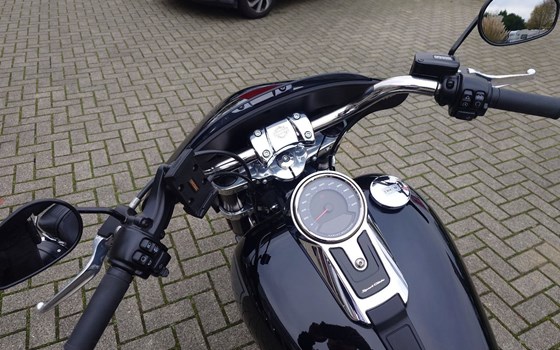 Gebrauchtmotorrad Harley-Davidson Softail Sport Glide FLSB - Bild 11