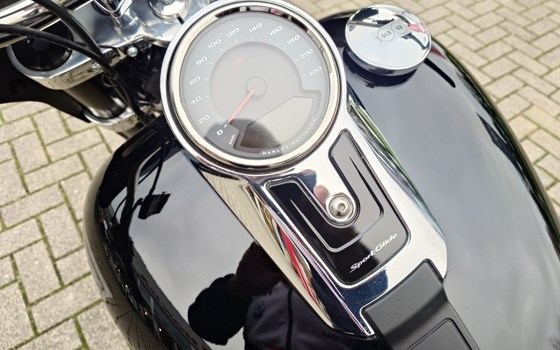 Gebrauchtmotorrad Harley-Davidson Softail Sport Glide FLSB - Bild 12