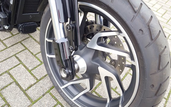 Gebrauchtmotorrad Harley-Davidson Softail Sport Glide FLSB - Bild 17