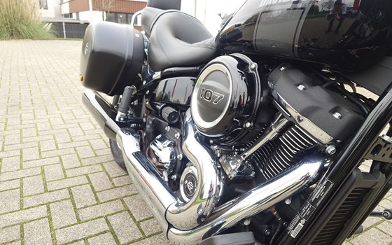 Gebrauchtmotorrad Harley-Davidson Softail Sport Glide FLSB - Bild 18