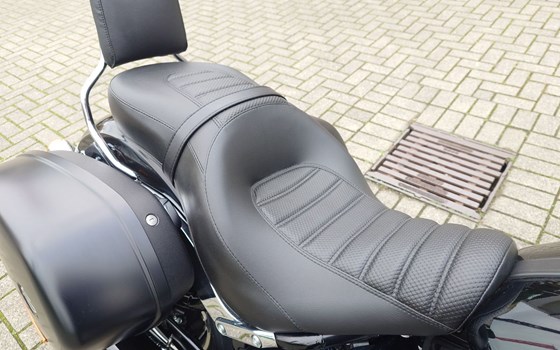 Gebrauchtmotorrad Harley-Davidson Softail Sport Glide FLSB - Bild 20