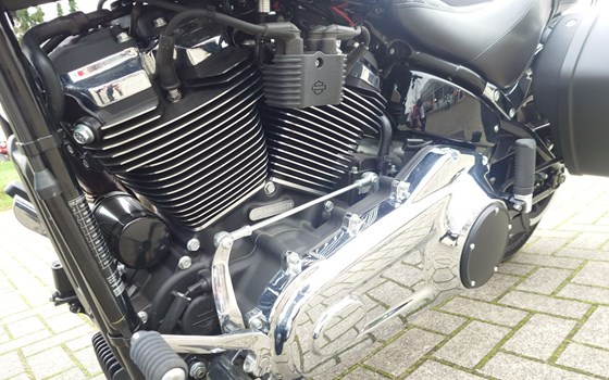 Gebrauchtmotorrad Harley-Davidson Softail Sport Glide FLSB - Bild 21