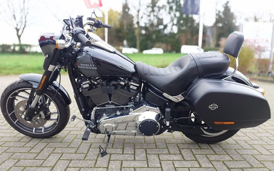 Gebrauchtmotorrad Harley-Davidson Softail Sport Glide FLSB - Bild 6