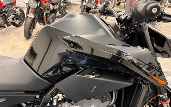 Gebrauchtmotorrad KTM 890 Duke - Bild 4