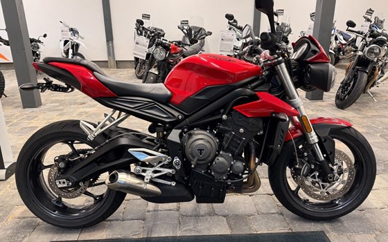 Gebrauchtmotorrad Triumph Street Triple S - Bild 1
