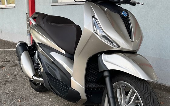 Gebrauchtmotorrad Piaggio Beverly 300 - Bild 2