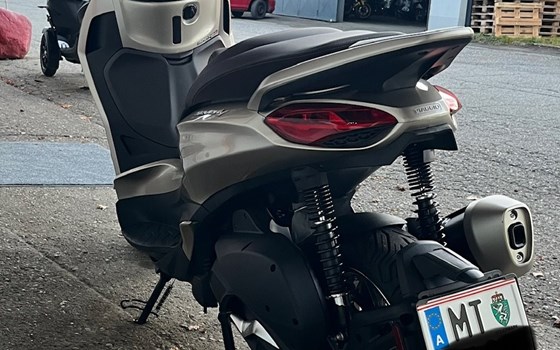 Gebrauchtmotorrad Piaggio Beverly 300 - Bild 3