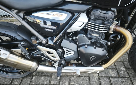 Gebrauchtmotorrad Triumph Speed 400 - Bild 3