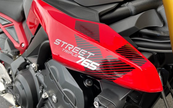 Neufahrzeug Triumph Street Triple RX - Bild 7