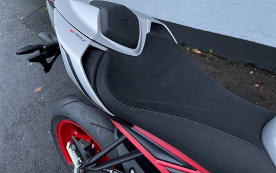 Neufahrzeug Triumph Street Triple RX - Bild 9