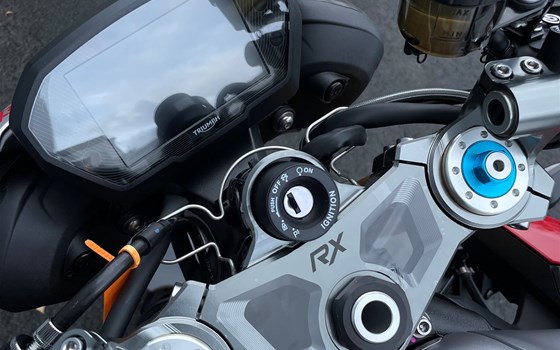 Neufahrzeug Triumph Street Triple RX - Bild 11