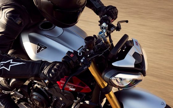 Neufahrzeug Triumph Street Triple RX - Bild 13
